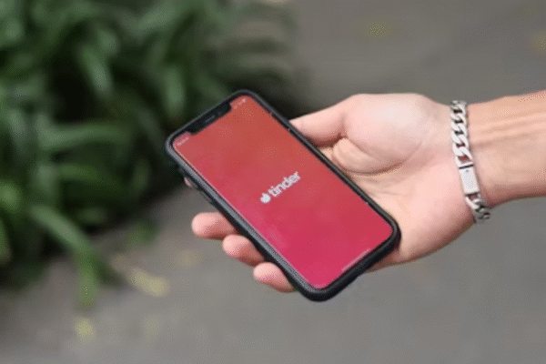 Tinder Likes: How Many Likes a Day & Why is There a Like Limit? Tinder Likes
