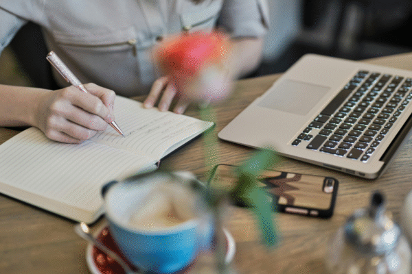 Content at Scale Review 2025: The Best AI Blog Writer? Best AI Blog Writer